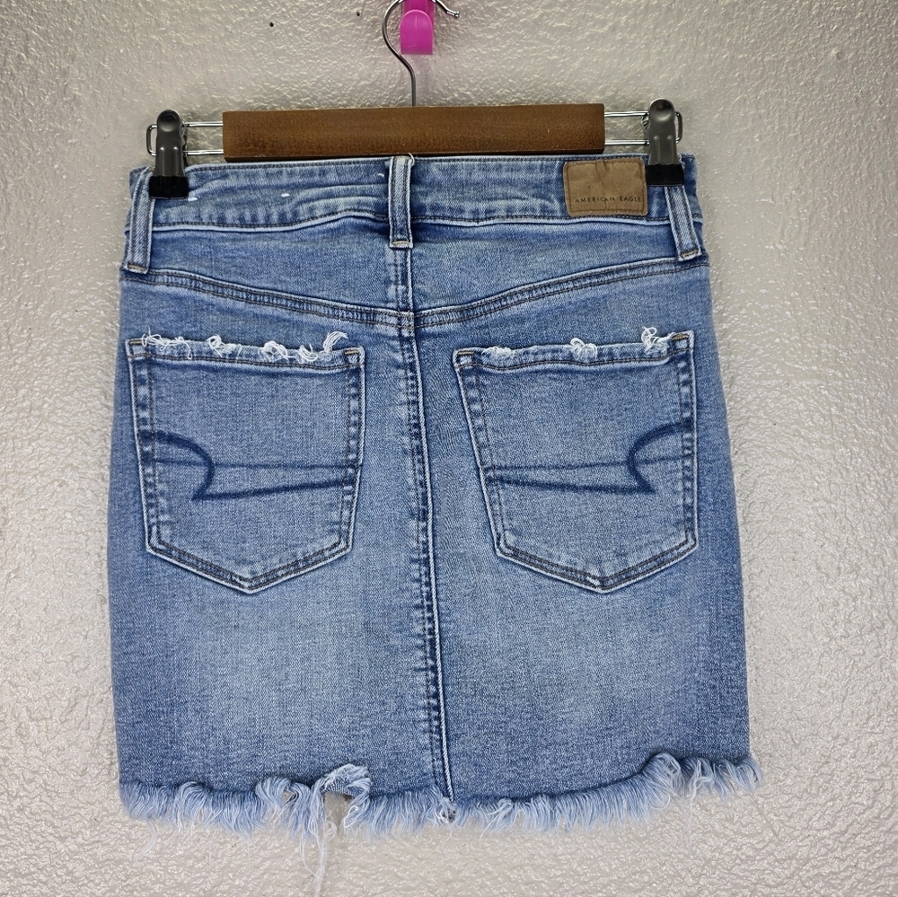 American Eagle Super Stretch  High-Waist Distress Denim Mini Skirt Raw Hem Sz 2 - Picture 7 of 13